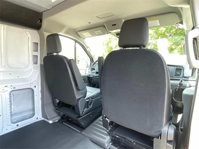 Photo of 2025 Oxford White Ford Transit-250