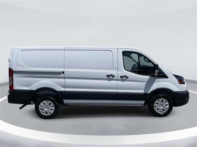 Photo of 2025 Oxford White Ford Transit-250