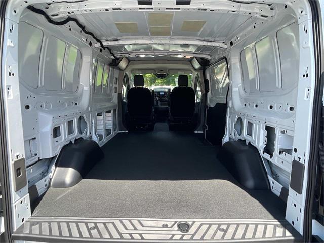 Photo of 2025 Oxford White Ford Transit-250