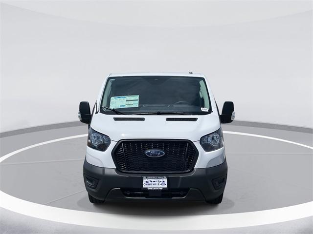 Photo of 2025 Oxford White Ford Transit-250