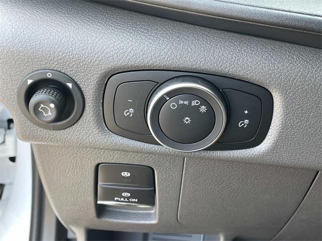 Photo of 2025 Oxford White Ford Transit-250