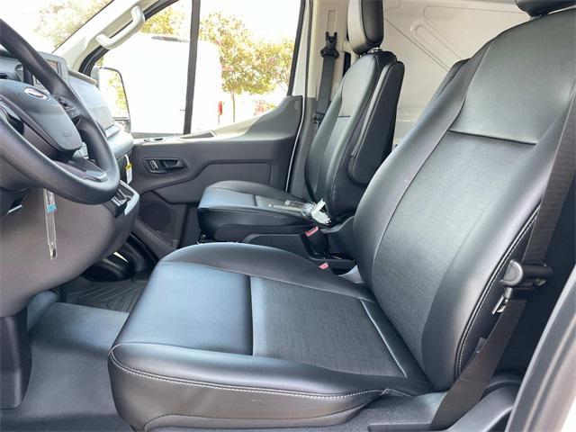 Photo of 2025 Oxford White Ford Transit-250