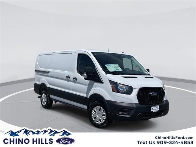 Photo of 2025 Oxford White Ford Transit-250
