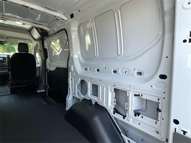 Photo of 2025 Oxford White Ford Transit-250