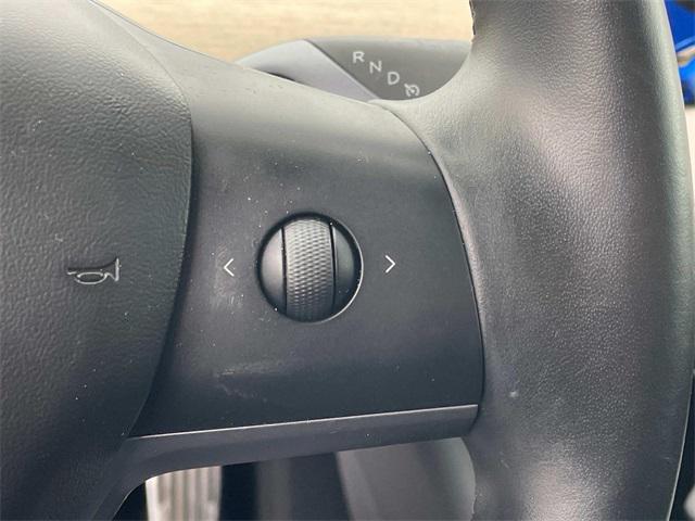Photo of 2019 Deep Blue Metallic Tesla Model 3