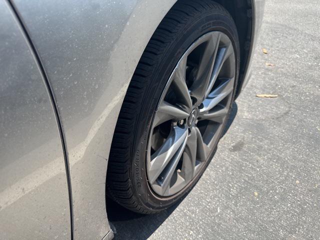 Photo of 2019 Eminent White Pearl Lexus ES 350