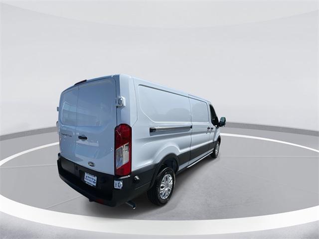 Photo of 2025 Oxford White Ford Transit-250