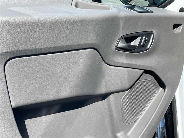 Photo of 2025 Oxford White Ford Transit-250