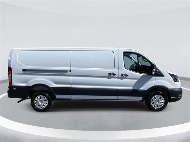 Photo of 2025 Oxford White Ford Transit-250