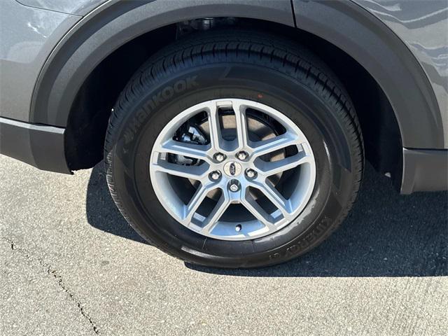 Photo of 2025 Carbonized Gray Metallic Ford Explorer