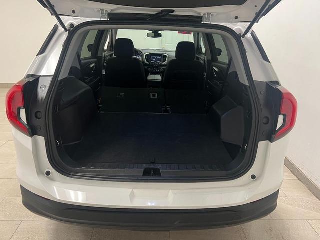 Photo of 2024 Summit White GMC Terrain