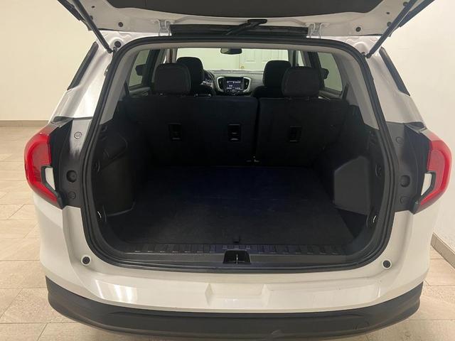 Photo of 2024 Summit White GMC Terrain
