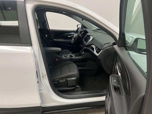 Photo of 2024 Summit White GMC Terrain