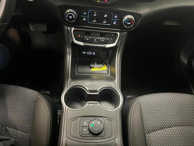 Photo of 2024 Summit White GMC Terrain