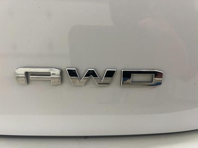 Photo of 2024 Summit White GMC Terrain