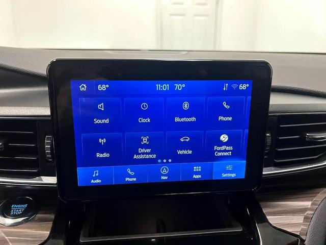 Photo of 2024 Carbonized Gray Metallic Ford Explorer