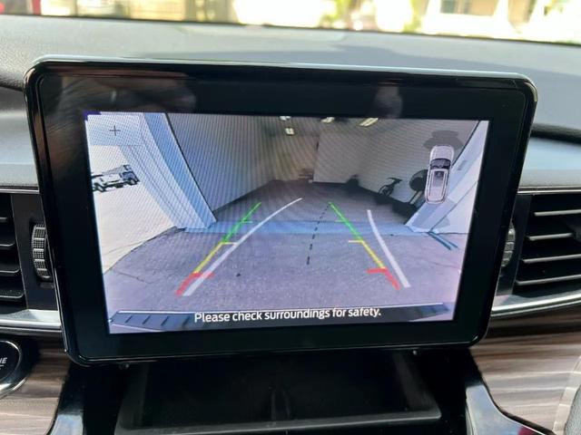 Photo of 2024 Carbonized Gray Metallic Ford Explorer