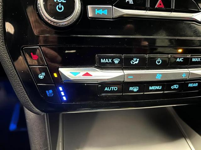 Photo of 2024 Carbonized Gray Metallic Ford Explorer