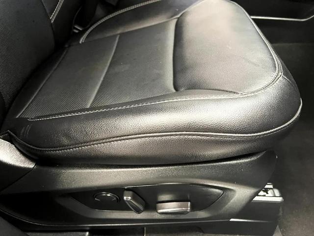 Photo of 2024 Carbonized Gray Metallic Ford Explorer