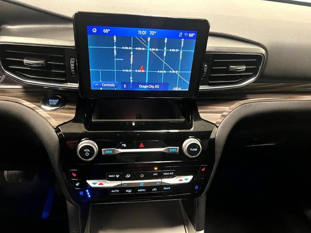 Photo of 2024 Carbonized Gray Metallic Ford Explorer