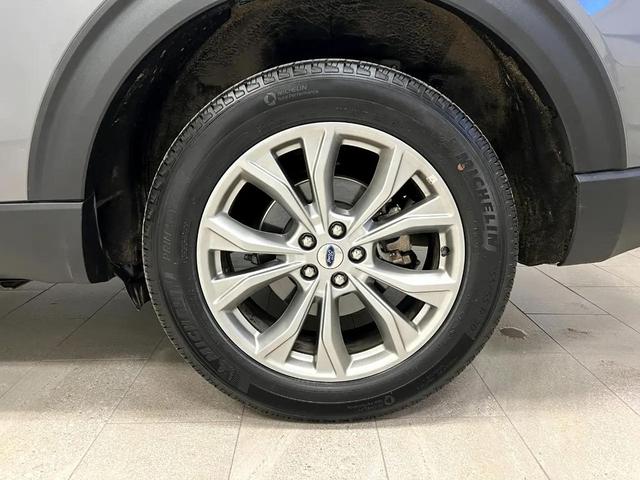 Photo of 2024 Carbonized Gray Metallic Ford Explorer