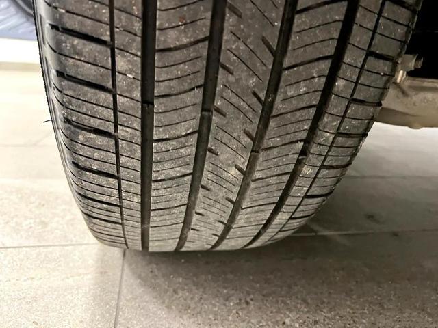 Photo of 2024 Carbonized Gray Metallic Ford Explorer