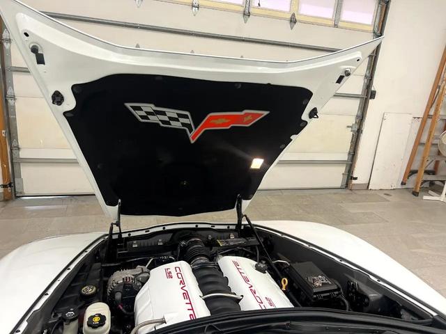 Photo of 2007 Artic White Chevrolet Corvette