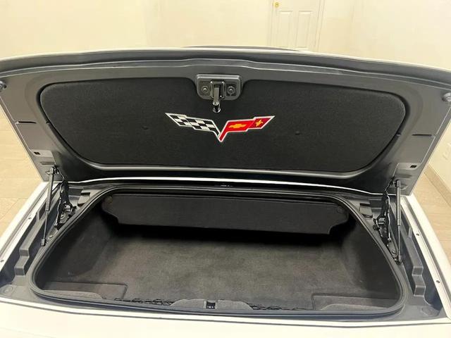 Photo of 2007 Artic White Chevrolet Corvette