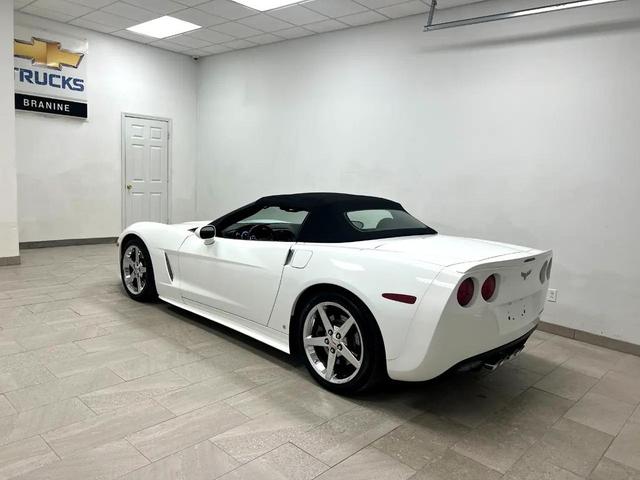 Photo of 2007 Artic White Chevrolet Corvette