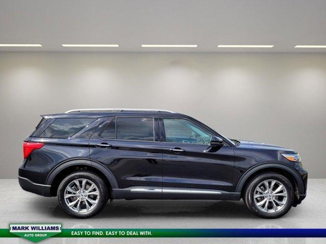 Photo of 2022 Agate Black Metallic Ford Explorer