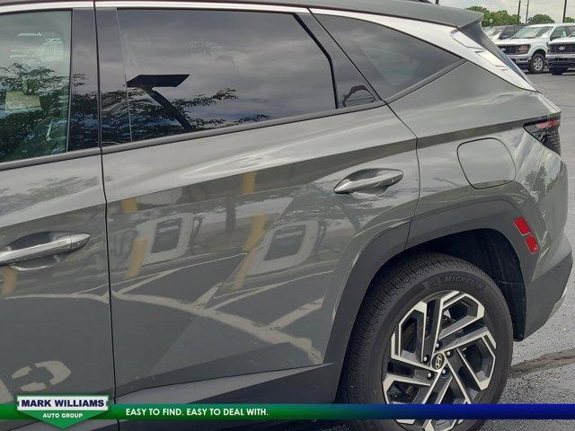 Photo of 2025 Hampton Gray Hyundai TUCSON