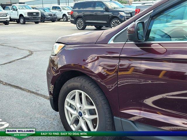 Photo of 2022 Burgundy Velvet Metallic Tinted Clearcoat Ford Edge