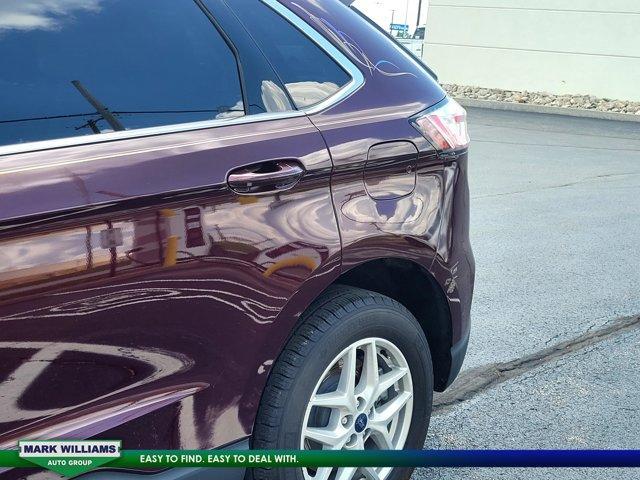 Photo of 2022 Burgundy Velvet Metallic Tinted Clearcoat Ford Edge