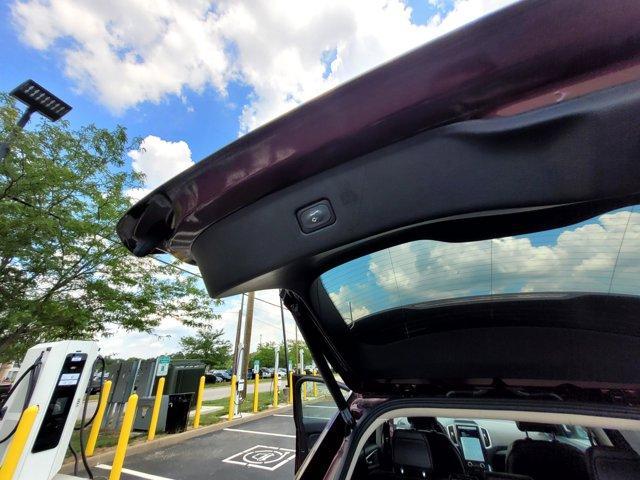 Photo of 2022 Burgundy Velvet Metallic Tinted Clearcoat Ford Edge