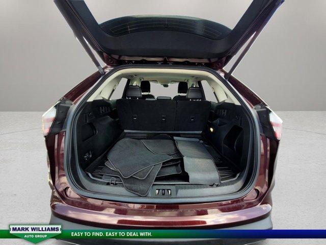 Photo of 2022 Burgundy Velvet Metallic Tinted Clearcoat Ford Edge
