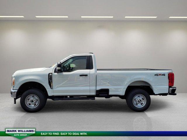 Photo of 2023 Oxford White Ford F-250