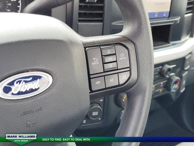 Photo of 2023 Oxford White Ford F-250