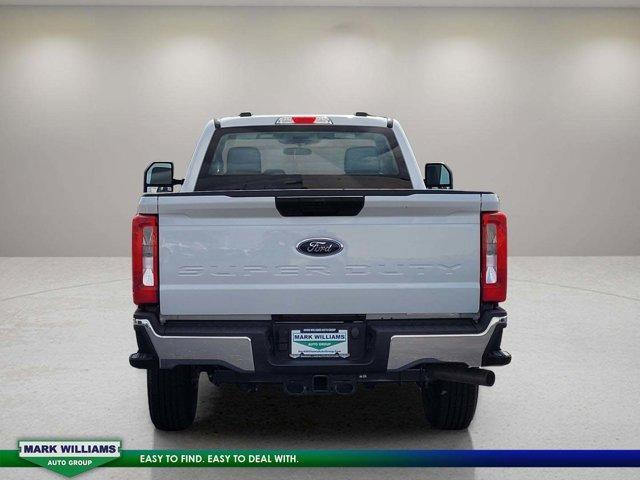Photo of 2023 Oxford White Ford F-250