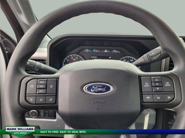 Photo of 2023 Oxford White Ford F-250