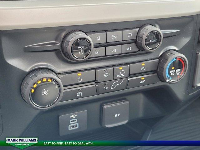 Photo of 2023 Oxford White Ford F-250