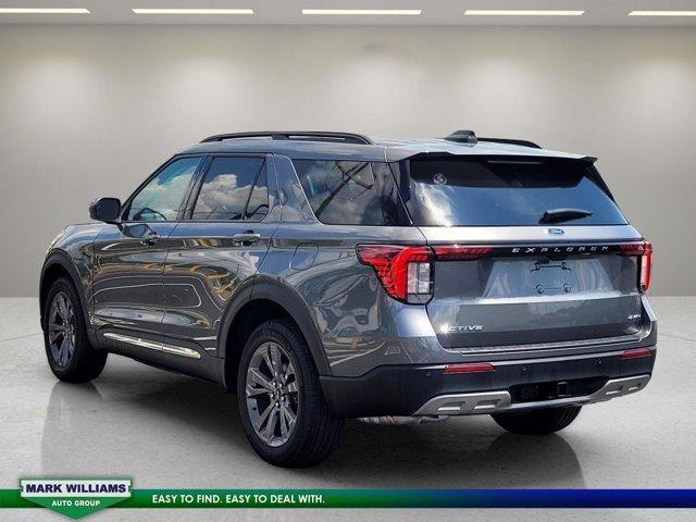 Photo of 2025 Carbonized Gray Metallic Ford Explorer