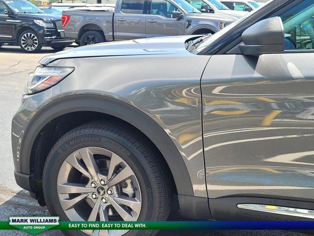 Photo of 2025 Carbonized Gray Metallic Ford Explorer