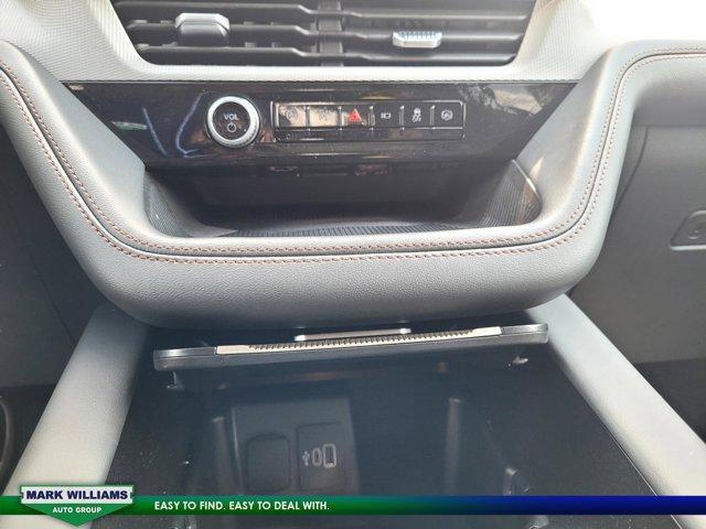 Photo of 2025 Carbonized Gray Metallic Ford Explorer