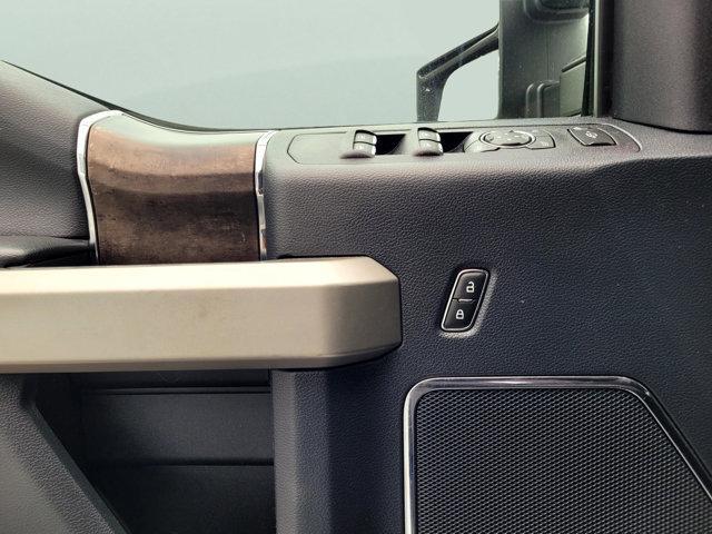 Photo of 2022 Oxford White Ford F-250