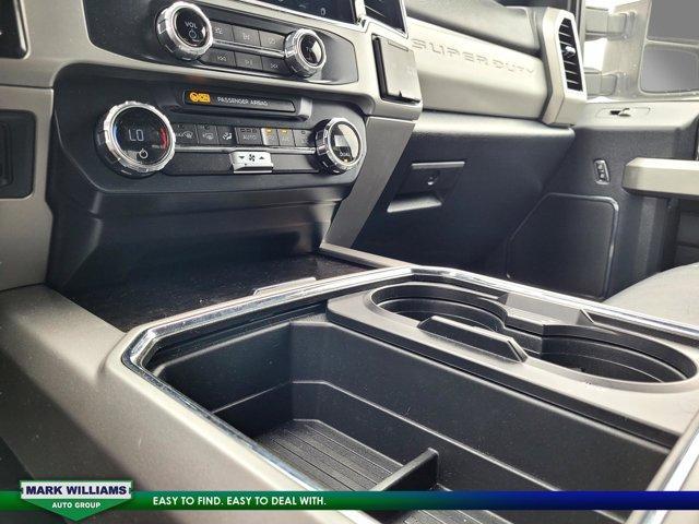 Photo of 2022 Oxford White Ford F-250