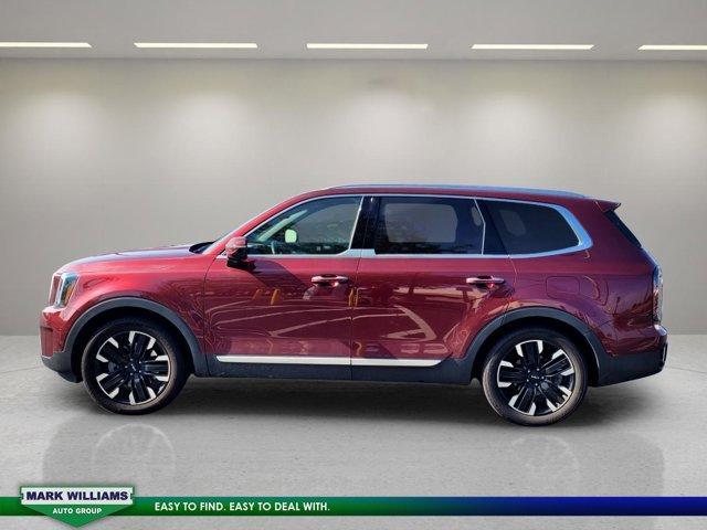Photo of 2024 Red Kia Telluride