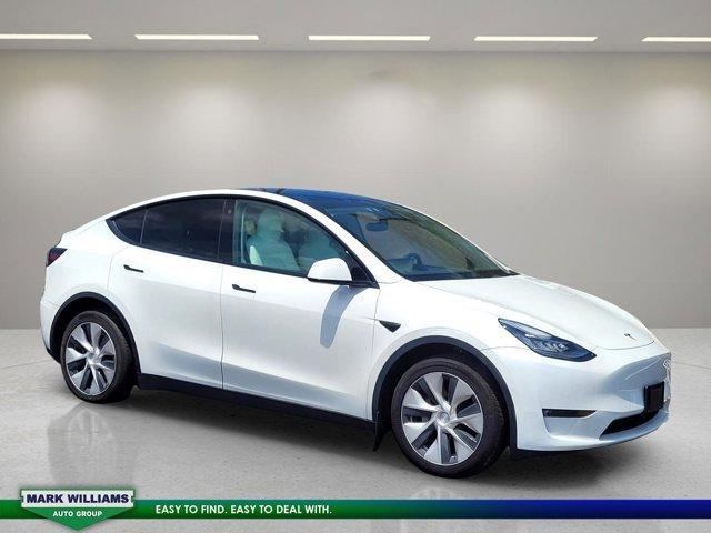 Photo of 2022 Pearl White Multi Tesla Model Y