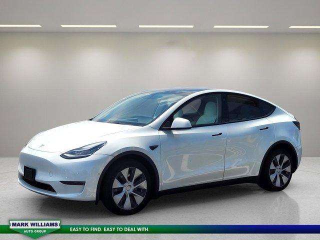 Photo of 2022 Pearl White Multi Tesla Model Y