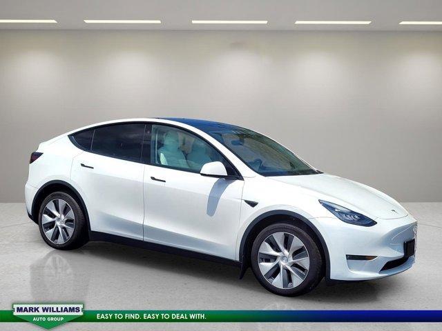 Photo of 2022 Pearl White Multi Tesla Model Y