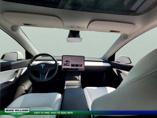 Photo of 2022 Pearl White Multi Tesla Model Y